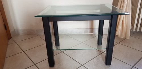 Tavolino in cristallo e legno