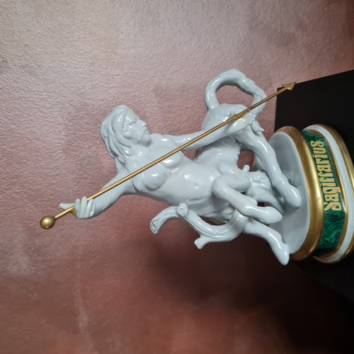 Figurina Porcellana  Mangani vintage  '   SAGITTAR