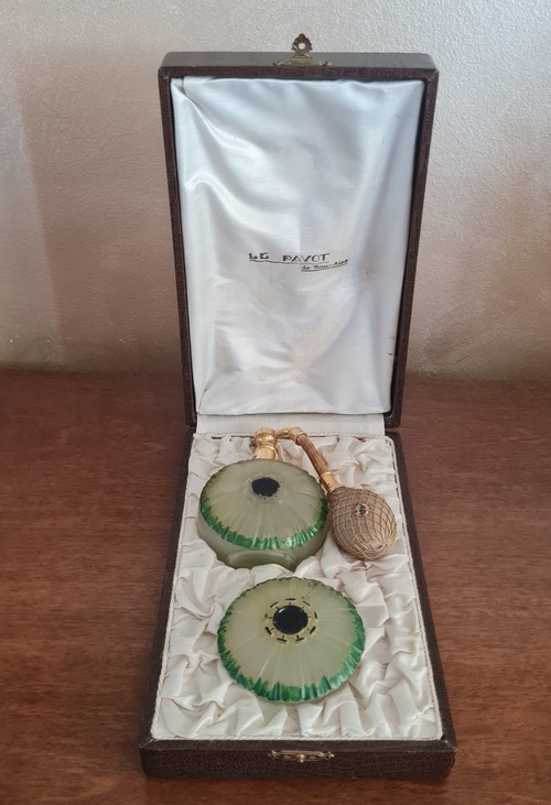 Antica parure�  LE PAVOT �de   Mau   Riel  in vetr