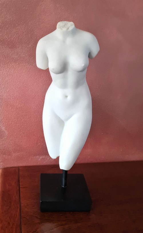 Statua torso di donna scultura vintage  realizzata