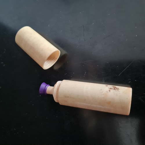 Antico  kit da cucito  in osso   primi del '900 , 