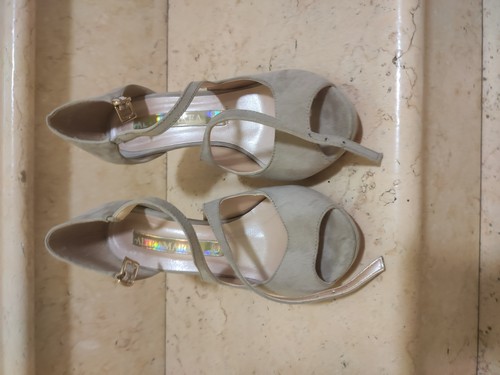 Vendo Scarpa con tacco ALTRAMAREA misura n� 36